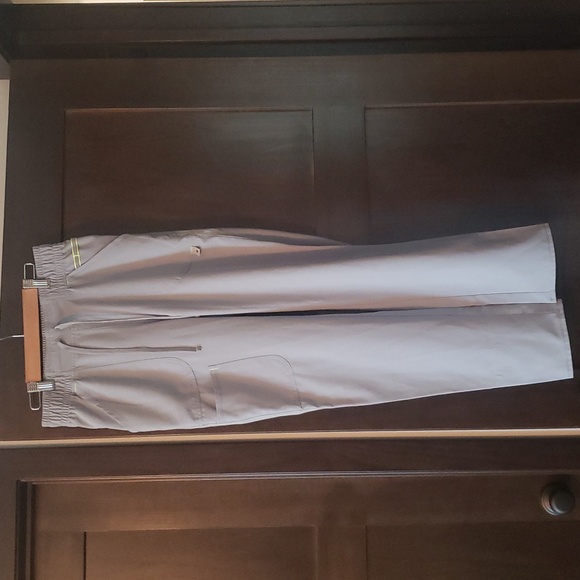 Small Scrub Bottom- Gray with Green Sitching - Picture 1 of 4